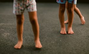 Cuidados de los pies infantiles