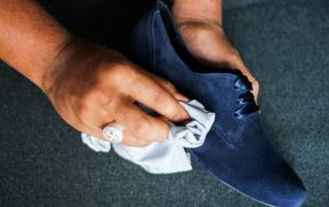 consejos para limpiar zapatos de ante