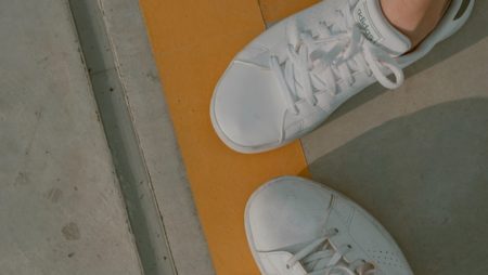 ¿Cómo saber si necesito zapatos anchos?
