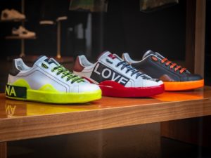 Zapatillas deportivas y sneakers Mas alla del deporte un icono de la moda femenina